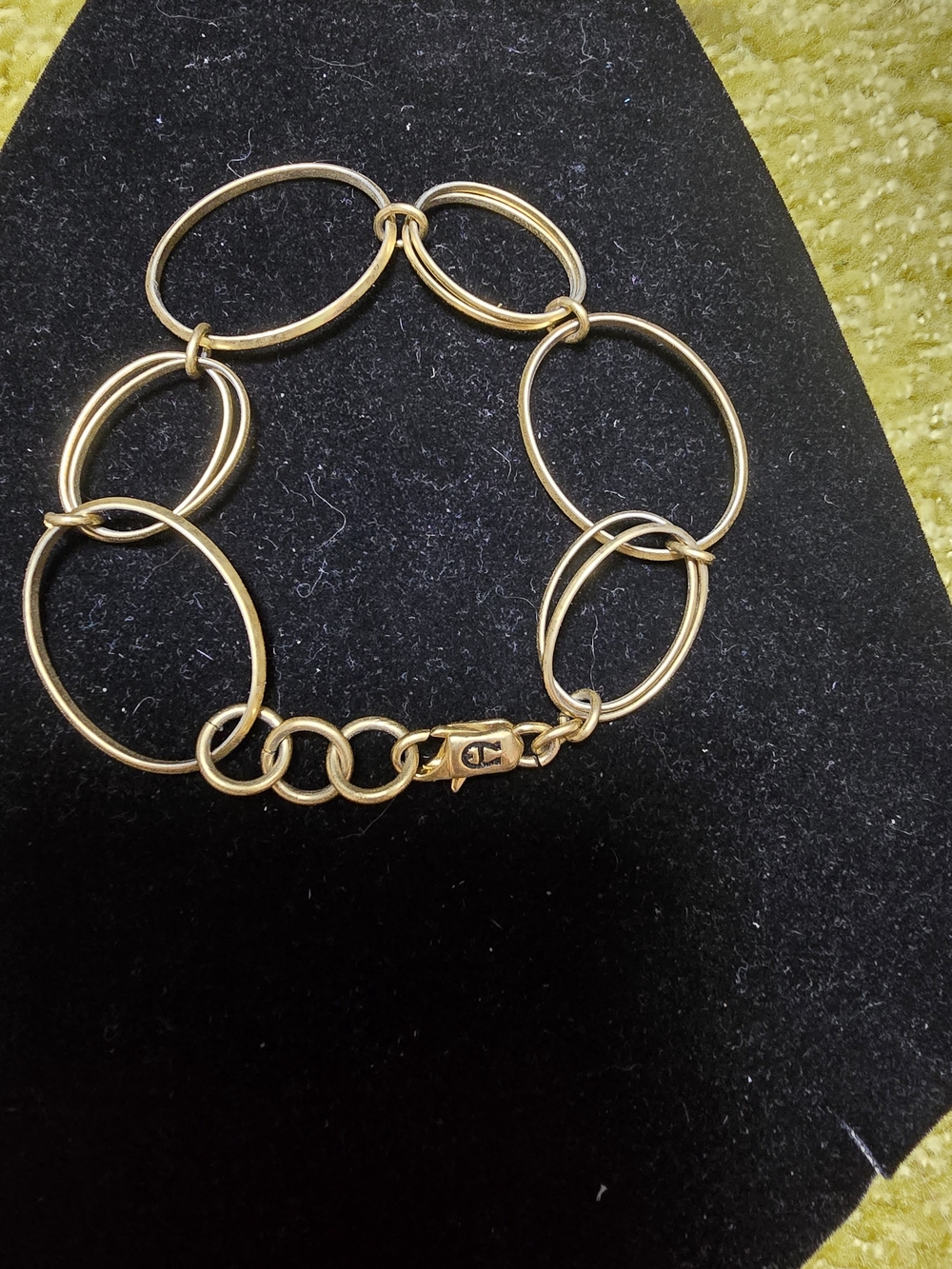 Vintage Etienne Aigner Gold Tone Link Chain Bracelet Horseshoe Logo Clasp